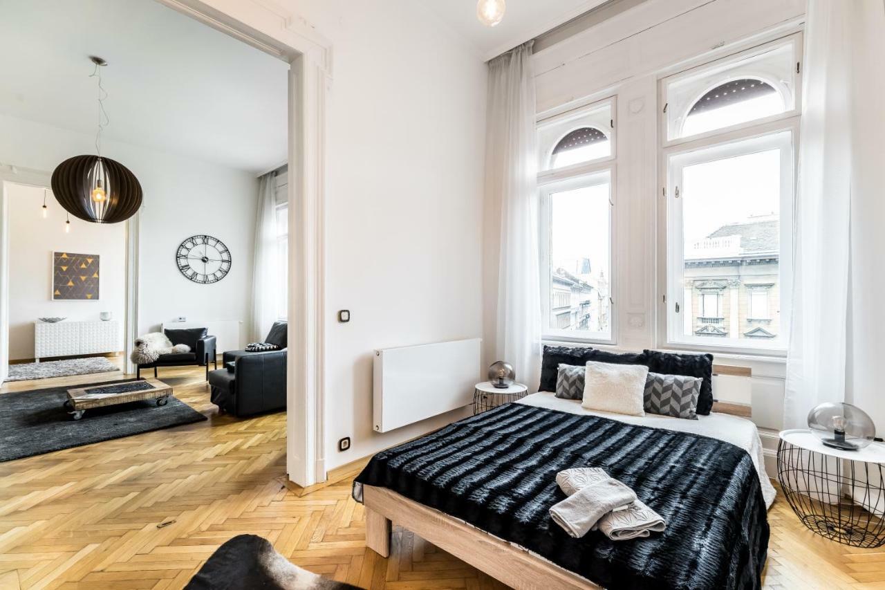 Bpr Luxe De Noir Et Blanc Apartment Будапешт Экстерьер фото